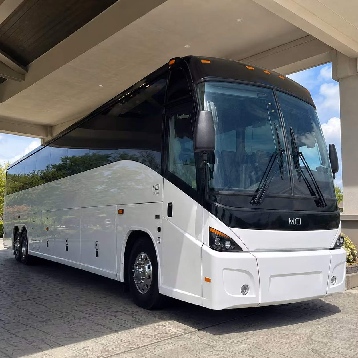 charterbusrentalsouthgateca com makes it easy to set up recurring shuttle service for south gate manufacturing and warehouse teams